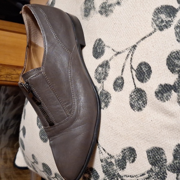 Nothing. - Picture 5 of 6